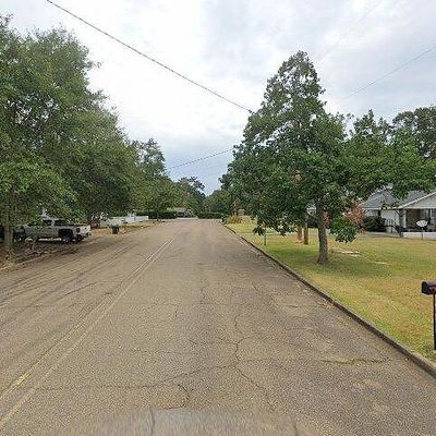 305 3rd Ave Nw, Magee, MS 39111