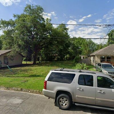 305 E Humble St, Baytown, TX 77520