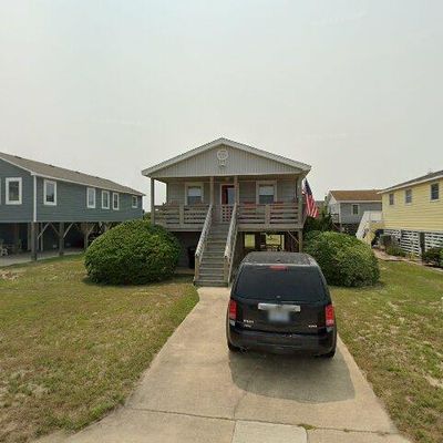 305 E Albatross St, Nags Head, NC 27959