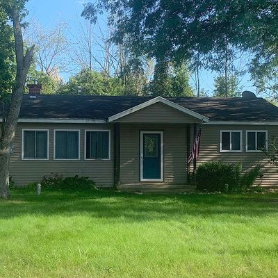 306 Olsen Dr, Sheridan, MI 48884