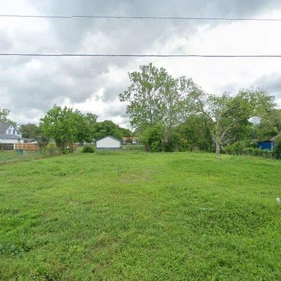 306 N Orange Street, Sweeny, TX 77480