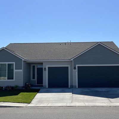 306 Ruby Ave, Grandview, WA 98930