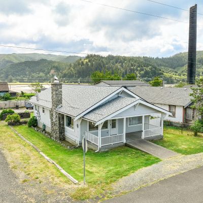 308 1 St St, Garibaldi, OR 97118