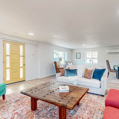 308 Saavedra Rd Sw, Albuquerque, NM 87105