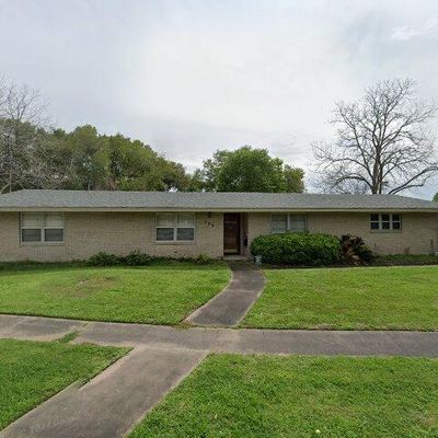 309 Town And Country Dr, El Campo, TX 77437