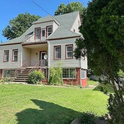 31 E Walnut St, Teaneck, NJ 07666