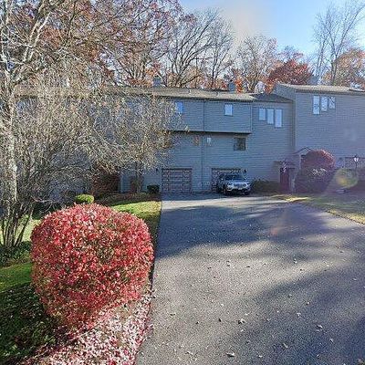 31 Ledgewood Dr, Brookfield, CT 06804