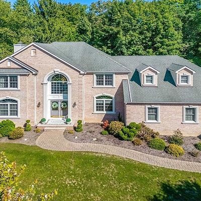 28 Duck Pond Ln, Ramsey, NJ 07446