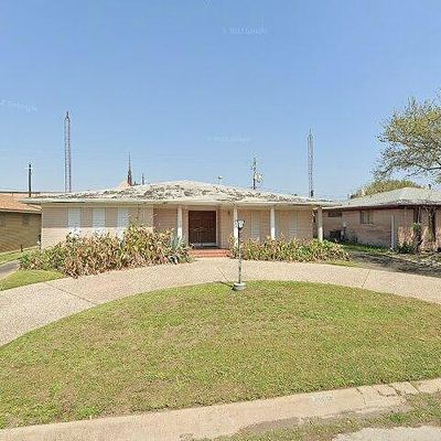 2806 E Palm Cir, Galveston, TX 77551