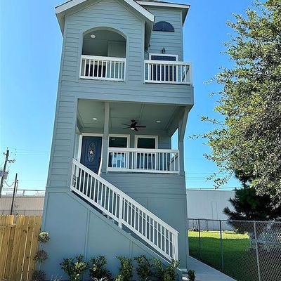 2811 Sealy St, Galveston, TX 77550