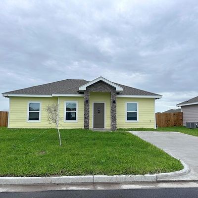 2816 Maria Dr, La Feria, TX 78559