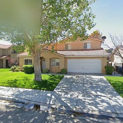 2826 Caruso Ln, Lancaster, CA 93536