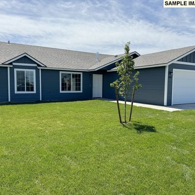 2835 Cardinal Pl, Umatilla, OR 97882