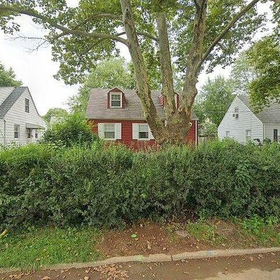 29 Alice Ln, Clark, NJ 07066