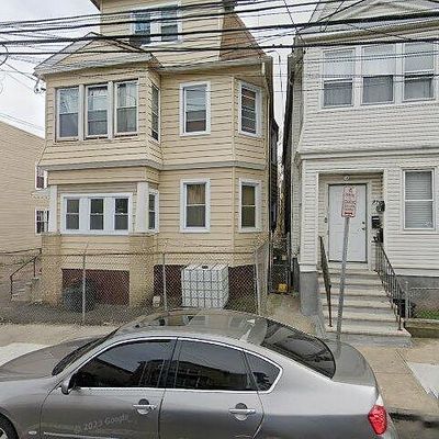 29 5 Th St, Newark, NJ 07107