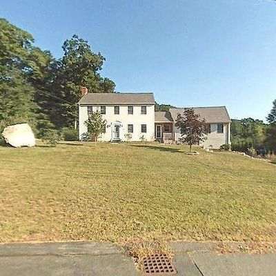 29 Chestnut Dr, Belchertown, MA 01007