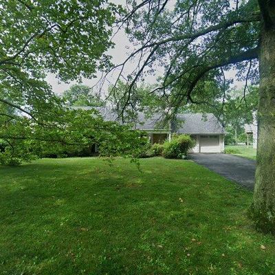 29 Clearwater Dr, Willingboro, NJ 08046