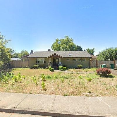 2900 E Crestview Dr, Newberg, OR 97132