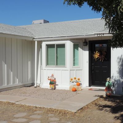 2904 E Dolpin Avenue, Mesa, AZ 85204