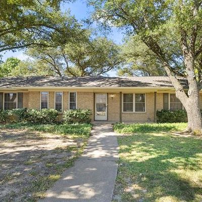 2908 Melmar Park St, Commerce, TX 75428