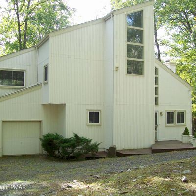 291 Manchester Dr, Bushkill, PA 18324