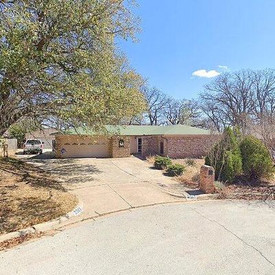 2913 Jason Ct, Fort Worth, TX 76112