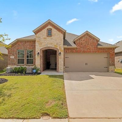 2919 Brady Starr Dr, Aubrey, TX 76227