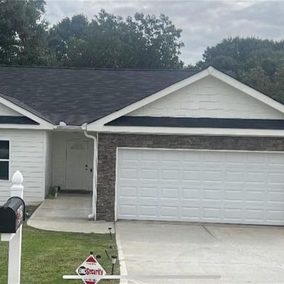 292 Cobb Dr, Royston, GA 30662