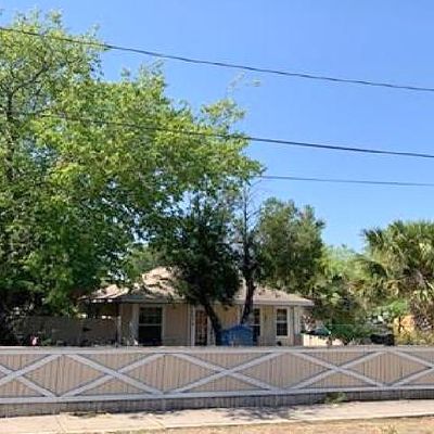 3218 W Poplar St, San Antonio, TX 78228