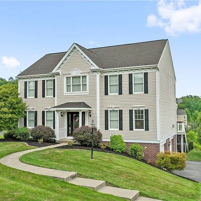 322 Hickory Nut Dr, Eighty Four, PA 15330