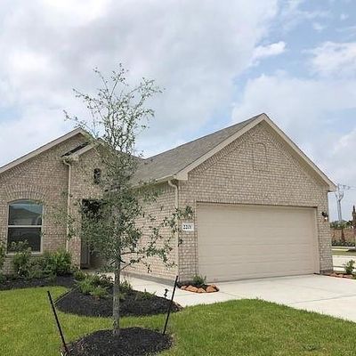 3222 Falling Brook Drive, Baytown, TX 77521