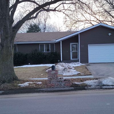 3243 Cheyenne Blvd, Sioux City, IA 51104