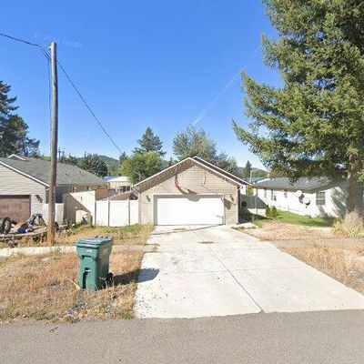 32425 N 8 Th Ave, Spirit Lake, ID 83869