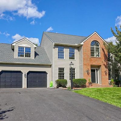 325 N Farm Dr, Lititz, PA 17543