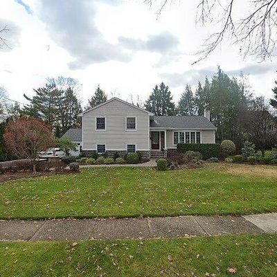 327 Beechwood Rd, Oradell, NJ 07649