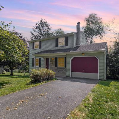 328 Sun Valley Dr, Leola, PA 17540