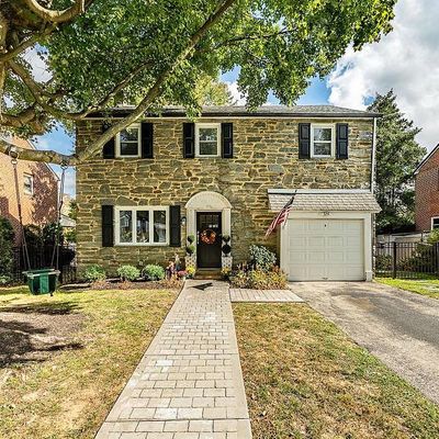 329 Greenview Ln, Havertown, PA 19083