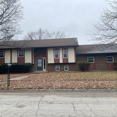 3290 E Chat Dr, Decatur, IL 62526