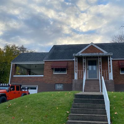 33 Bethlehem St, Fredericktown, PA 15333