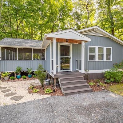 33 Greenwood Ln, Berlin, MD 21811