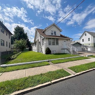 33 Wood St, Garfield, NJ 07026