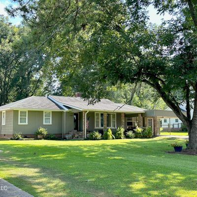 330 E North St, Canton, MS 39046