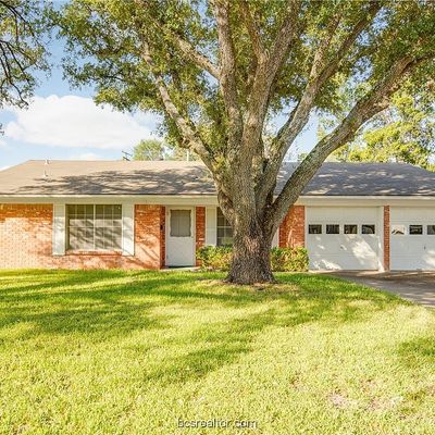 3304 Carter Creek Pkwy, Bryan, TX 77802