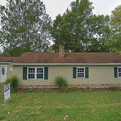 332 Johnson Ln, Connellsville, PA 15425