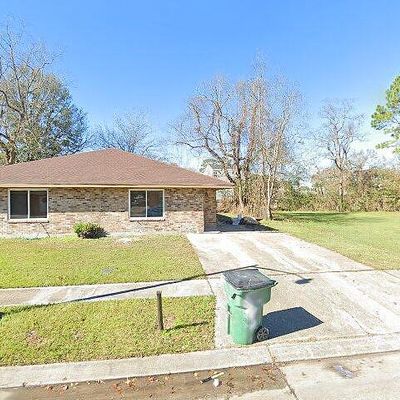 333 Meadows Dr, Destrehan, LA 70047