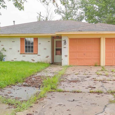 3355 Cecil Dr, Beaumont, TX 77706