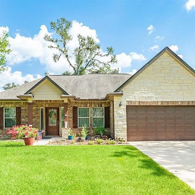 339 Woodhaven Dr, West Columbia, TX 77486