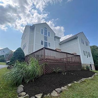 34 Allenberry Dr, Hanover Township, PA 18706