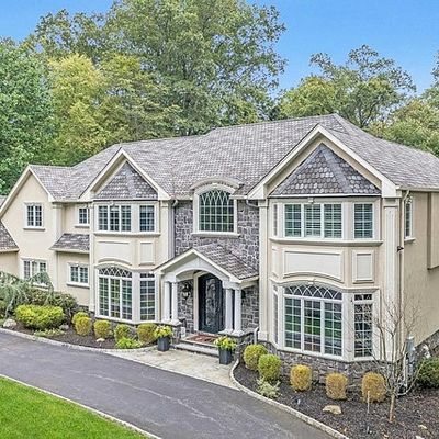 34 Deerhorn Trl, Upper Saddle River, NJ 07458