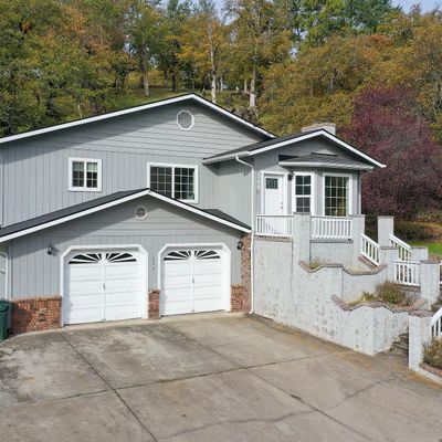 344 Rene Dr, Shady Cove, OR 97539